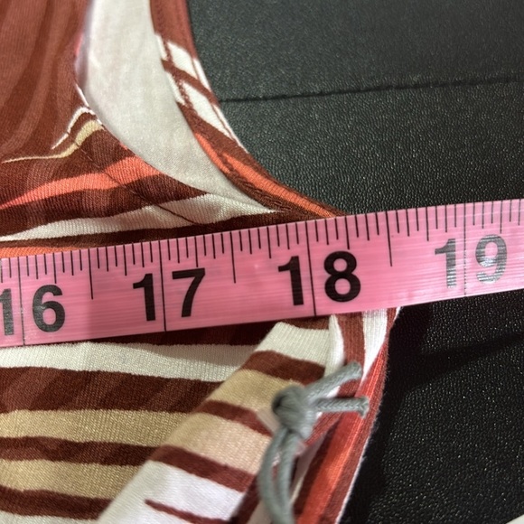 Liz Claiborne Mahogany Palms sleeveless,ruched front,slit hem,stretch, soft - Picture 7 of 11